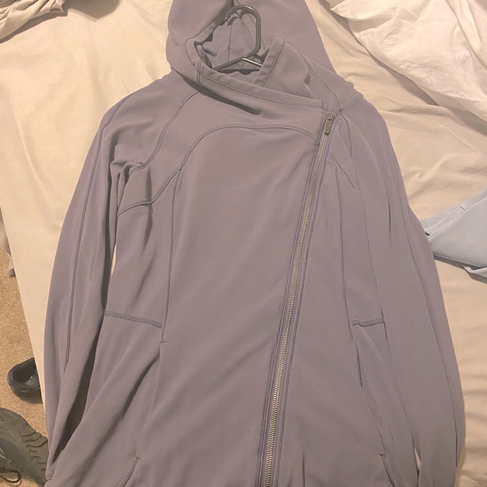 lululemon jacket size 6